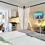 Neptun Studio-apartment With Terrace. アパート