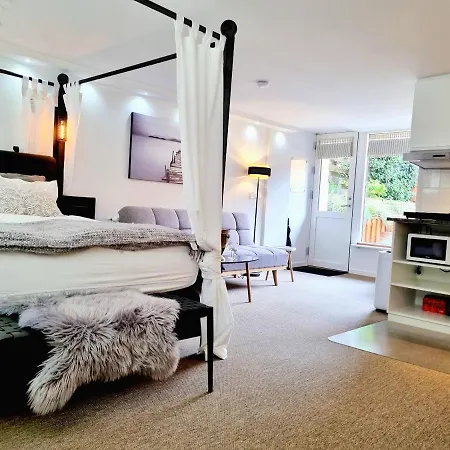 Modern Tarnby Studio With Lush Outdoor Space