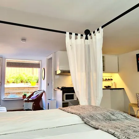 아파트 Modern Tarnby Studio With Lush Outdoor Space
