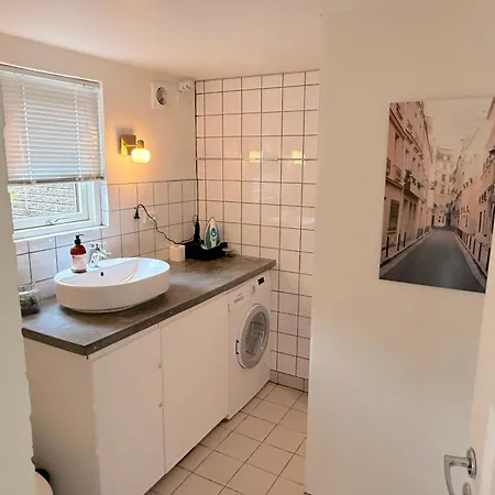 Next To Cph Airport With Outdoor Space Apartman *