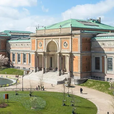 Next To Cph Airport With Outdoor Space