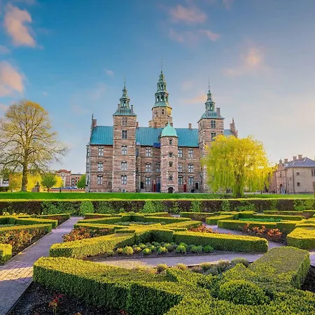 Next To Cph Airport With Outdoor Space Apartman